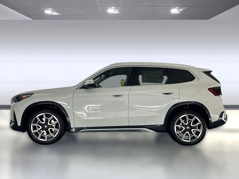 Used 2025 BMW X1 xDrive28i w/ Convenience Package image 2