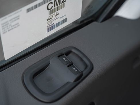 New 2026 Ford Transit 250 148 Medium Roof image 32