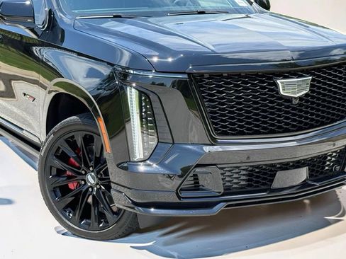 New 2026 Cadillac Escalade ESV V AWD/4WD image 6