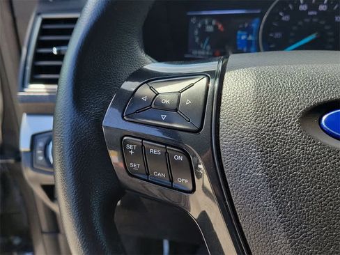Used 2018 Ford Explorer XLT w/ Equipment Group 202A image 25