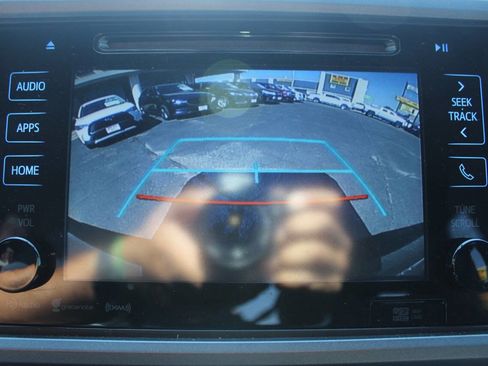 Used 2016 Toyota Tacoma TRD Off-Road w/ Towing Package image 20