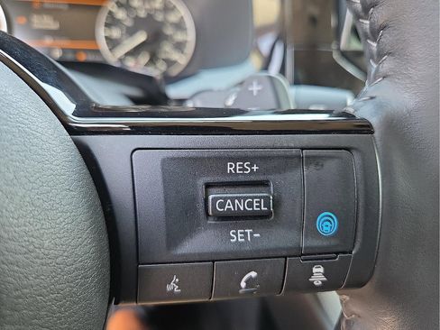 Used 2024 Nissan Pathfinder SL image 18