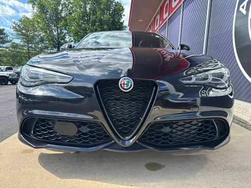 Used 2024 Alfa Romeo Giulia Veloce AWD/4WD image 8