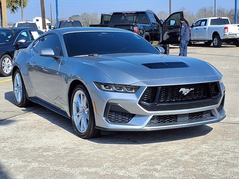 Used 2025 Ford Mustang GT Premium image 7