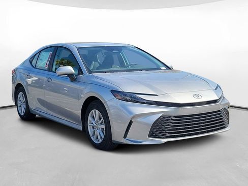 New 2026 Toyota Camry LE w/ Convenience Package image 3