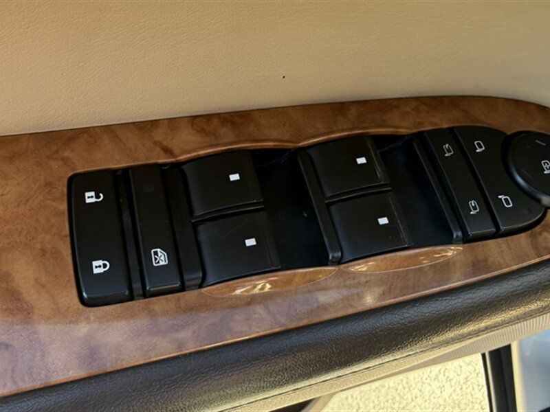 Used 2010 Buick Enclave CXL FWD image 14