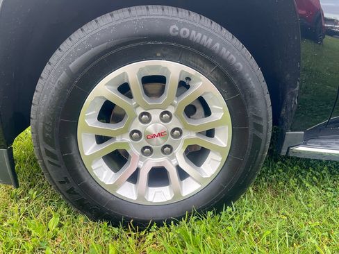 Used 2018 GMC Yukon XL SLT AWD/4WD image 9