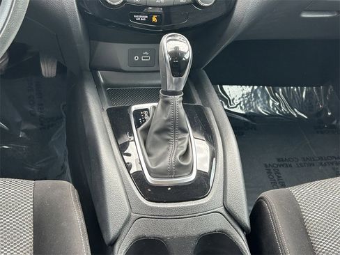 Used 2020 Nissan Rogue Sport SV image 20