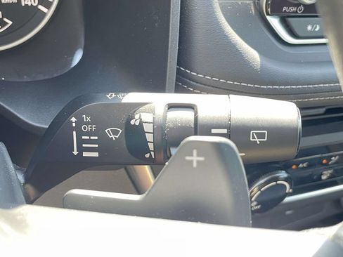 Used 2025 Nissan Rogue S FWD image 31