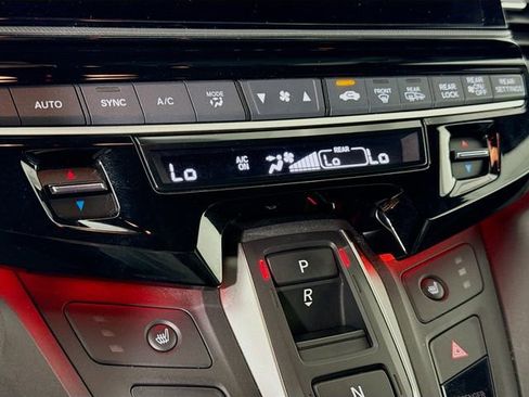 Used 2025 Honda Odyssey Sport-L image 15