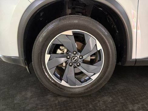 Used 2025 Nissan Rogue SV FWD image 21