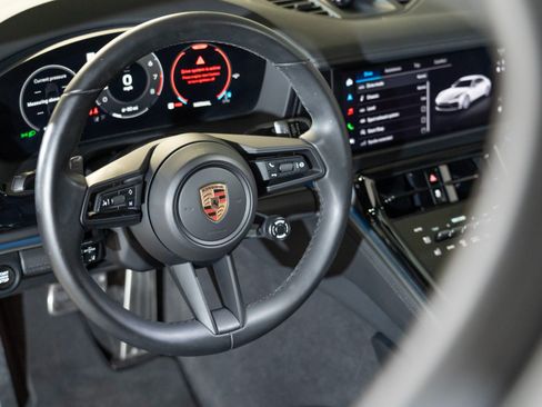 Certified 2025 Porsche Panamera image 15