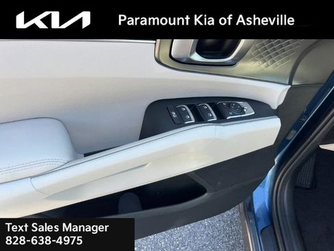 Used 2025 Kia Sorento EX image 20