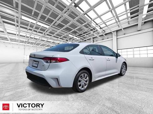 Used 2024 Toyota Corolla LE FWD image 4