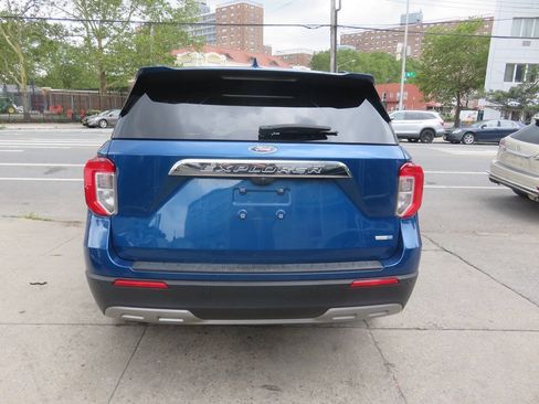 Used 2020 Ford Explorer XLT w/ Equipment Group 202A AWD/4WD image 9