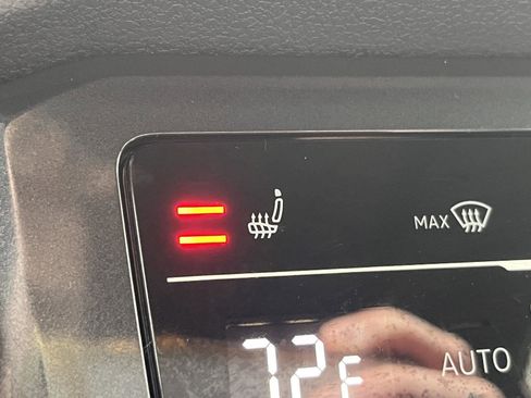 Used 2022 Volkswagen Tiguan SE R-Line image 10