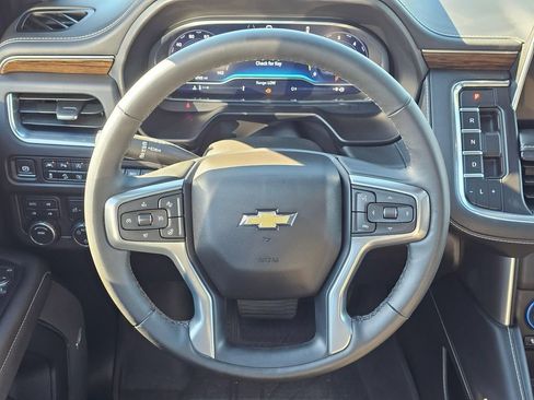 Used 2024 Chevrolet Suburban Premier AWD/4WD image 22