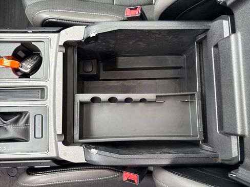 Used 2019 Ford F150 Raptor w/ Equipment Group 802A Luxury AWD/4WD image 31
