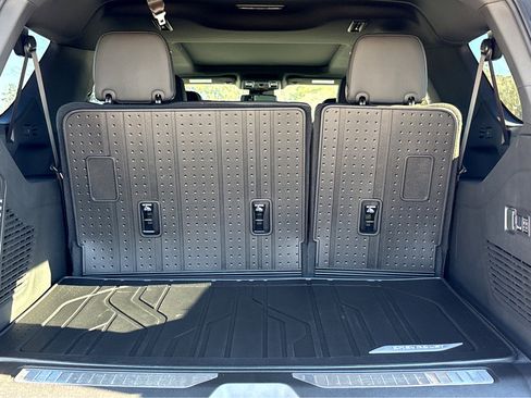 New 2025 Chevrolet Suburban Premier w/ Sun And Tow Package image 23