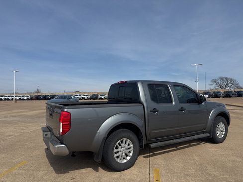 Used 2017 Nissan Frontier SV image 26