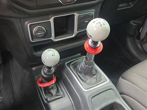 Used 2018 Jeep Wrangler Unlimited Sport AWD/4WD image 10