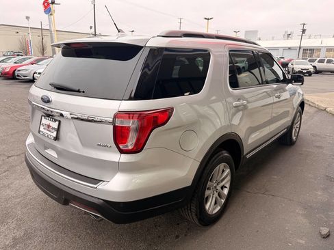 Used 2018 Ford Explorer XLT w/ Equipment Group 201A image 5