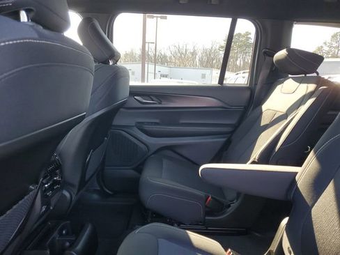 Certified 2025 Jeep Grand Cherokee L Laredo image 15