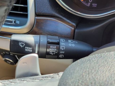 Used 2014 Jeep Grand Cherokee Limited AWD/4WD image 16