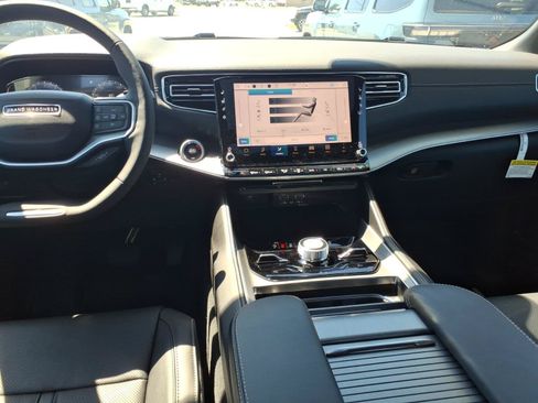 New 2026 Jeep Grand Wagoneer 4WD image 10