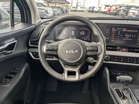 Used 2024 Kia Sportage LX image 16