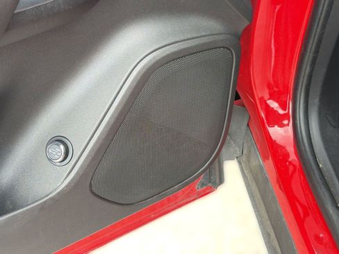 Used 2019 Chevrolet Blazer LT image 25