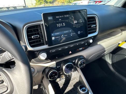 New 2026 Hyundai Venue SEL image 19