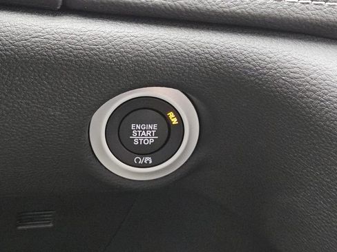 New 2026 Chrysler Pacifica Select image 14