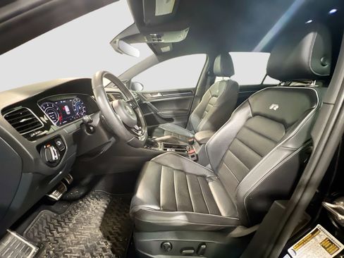 Used 2018 Volkswagen Golf R 4-Door image 15