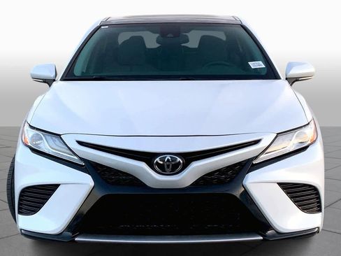 Used 2020 Toyota Camry XSE image 4