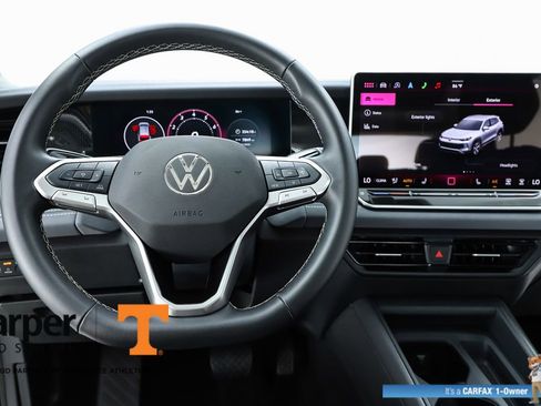 Used 2025 Volkswagen Tiguan SE w/ Panoramic Sunroof Package AWD/4WD image 59
