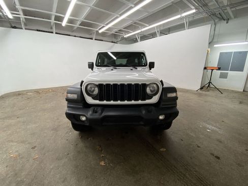 Used 2024 Jeep Wrangler Sport S image 9
