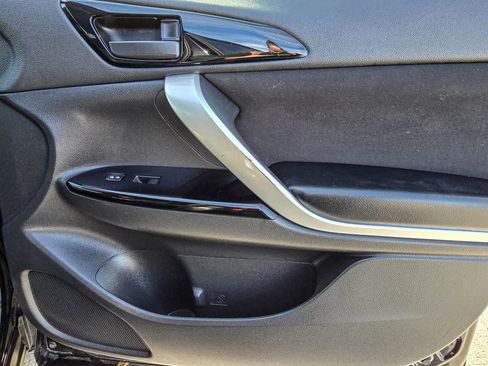 Used 2022 Mitsubishi Eclipse Cross LE image 34