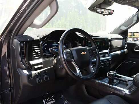 Used 2022 Chevrolet Silverado 1500 LTZ w/ Technology Package AWD/4WD image 14