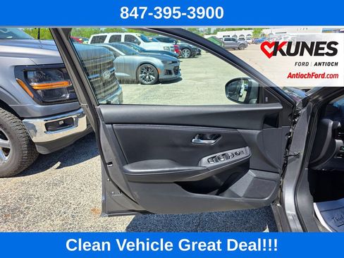 Used 2020 Nissan Sentra SV FWD image 17