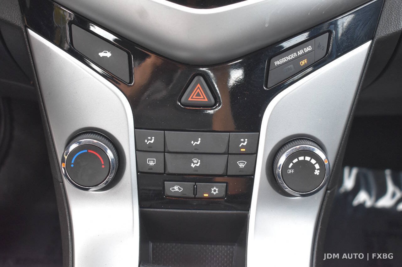 Used 2015 Chevrolet Cruze LT w/ Sun And Sound Package FWD image 27