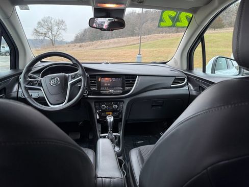 Used 2022 Buick Encore Preferred w/ Safety Package image 11