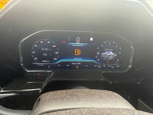 Used 2022 Chevrolet Silverado 1500 LTZ w/ LTZ Premium Package AWD/4WD image 12