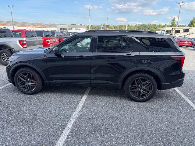 Certified 2025 Ford Explorer ST-Line w/ ST-Line Street Pack AWD/4WD image 5