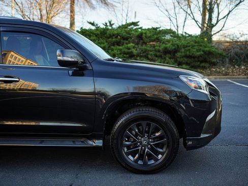 Used 2022 Lexus GX 460 Premium image 11