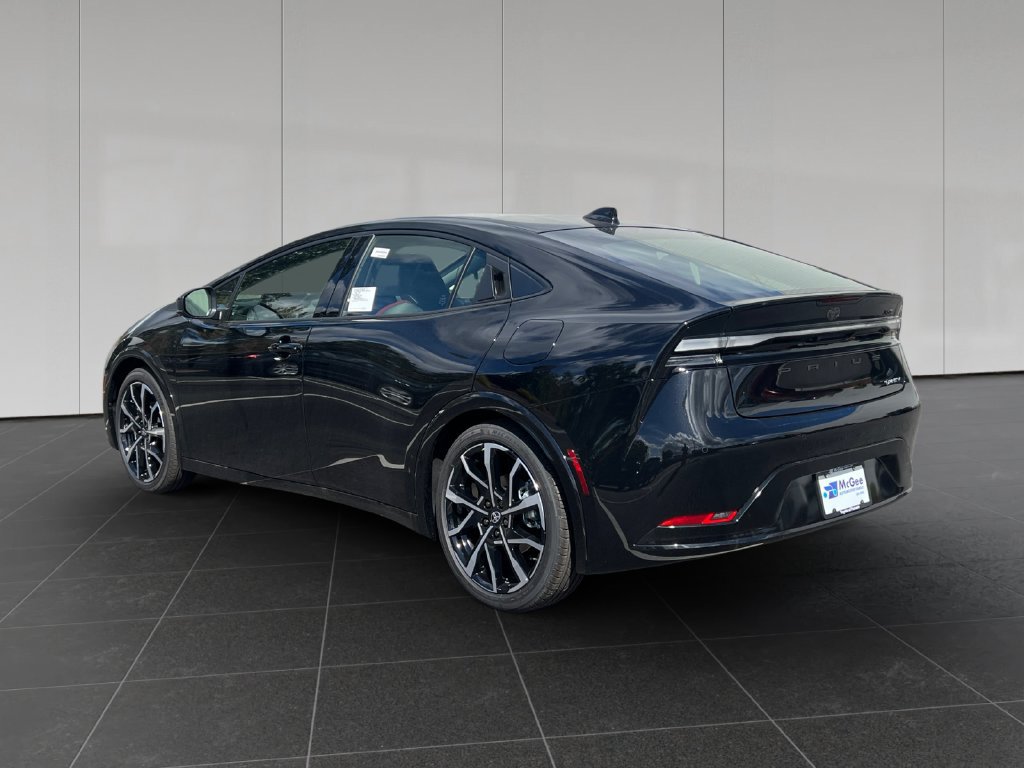 New 2027 Toyota Prius Plug-In Hybrid FWD image 3