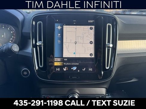 Used 2022 Volvo XC40 T5 Momentum image 11