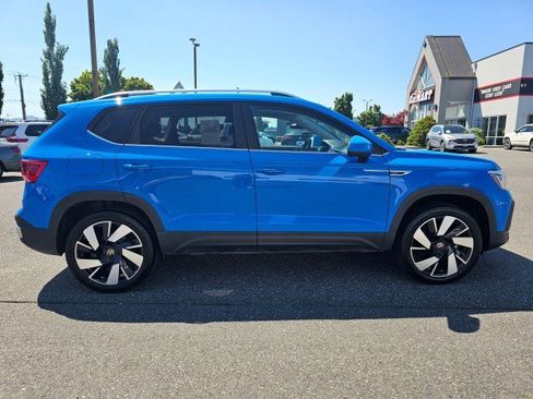 Certified 2024 Volkswagen Taos SEL AWD/4WD image 2