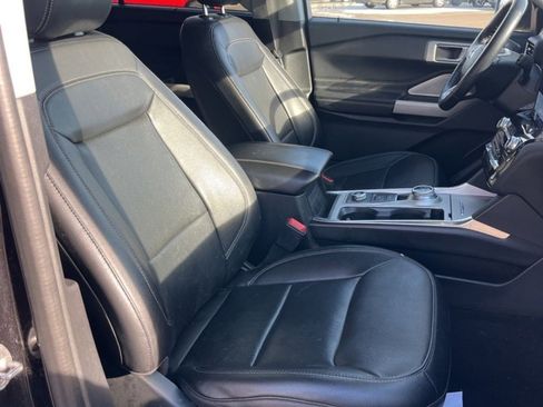 Used 2023 Ford Explorer Limited image 7
