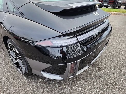 New 2025 Hyundai Ioniq 6 Limited image 7